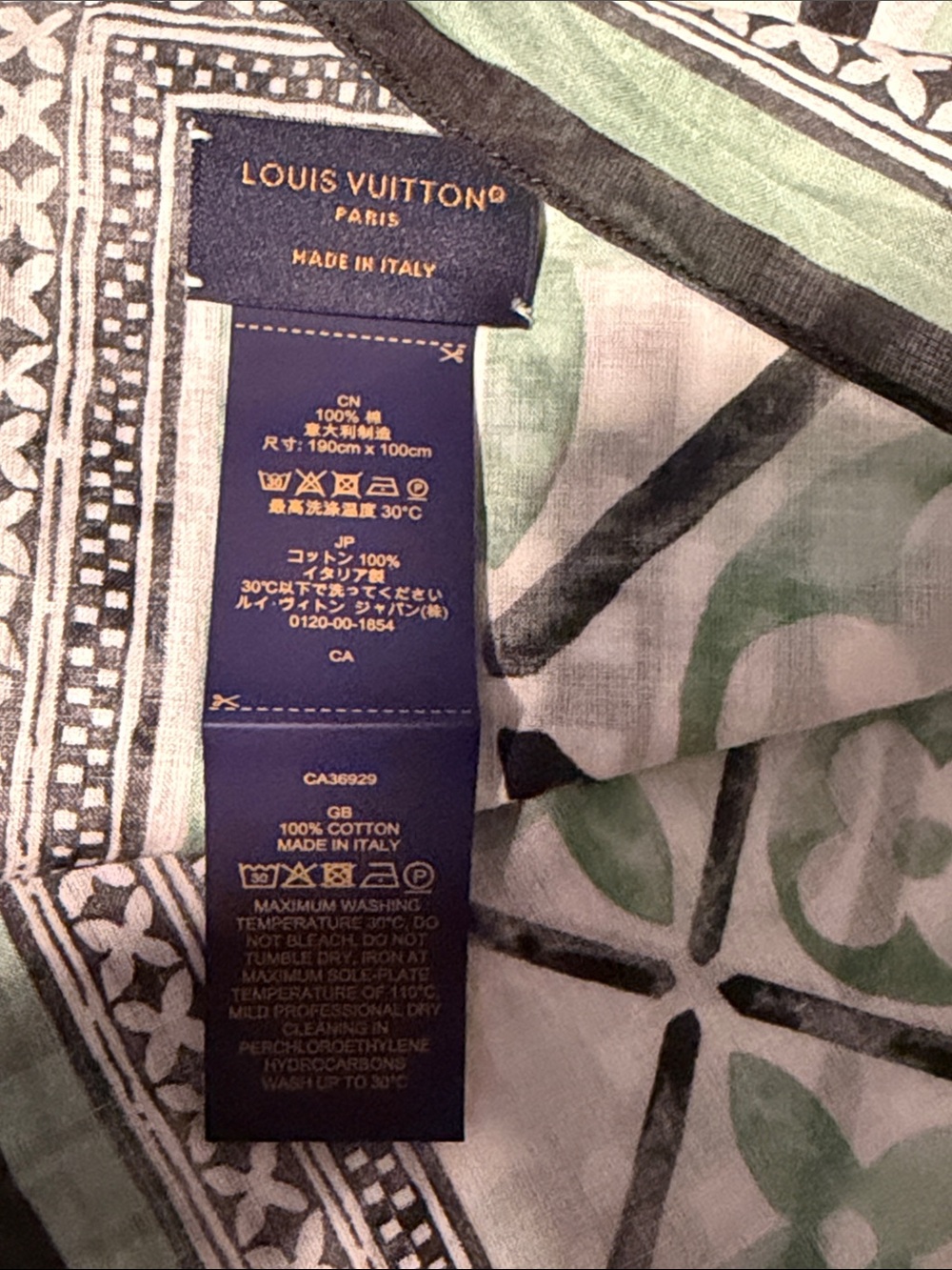 LOUIS VUITTON BY THE POOL MONOGRAM FLOWER TILE PAREO - Picture 5 of 7